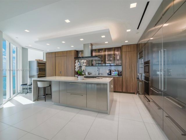 Apartment for sale  Unit #3204 - photo 6670735