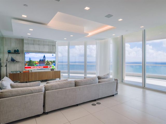 Apartment for sale  Unit #3204 - photo 6670740