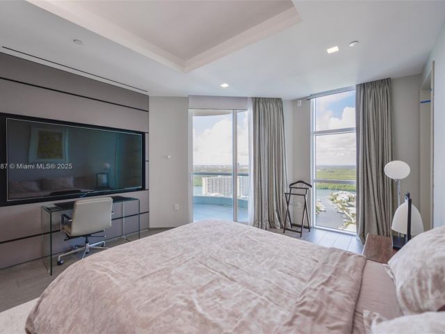 Apartment for sale  Unit #3204 - photo 6715423