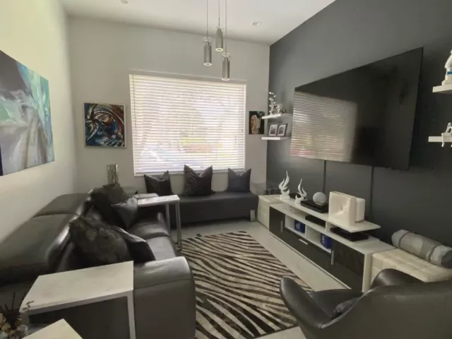 3-bedroom home for rent in Boca Raton - 830 Bailey Street - MondialRealty
