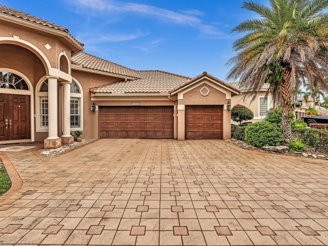 Home for sale at 11604 Kensington Court - photo 6688402