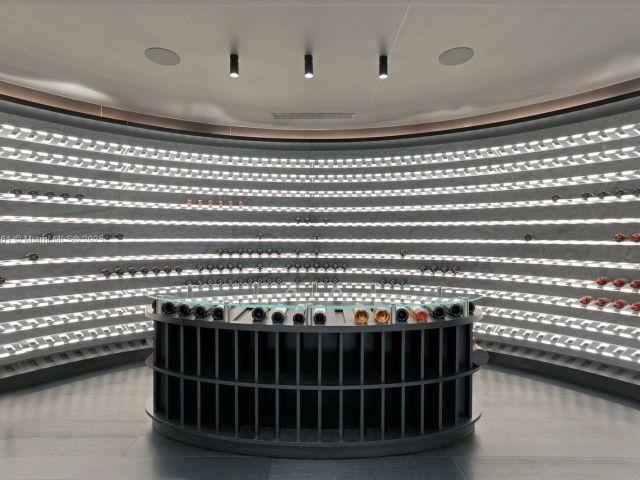 Apartment for sale  Unit #PH-1 - photo 6667909