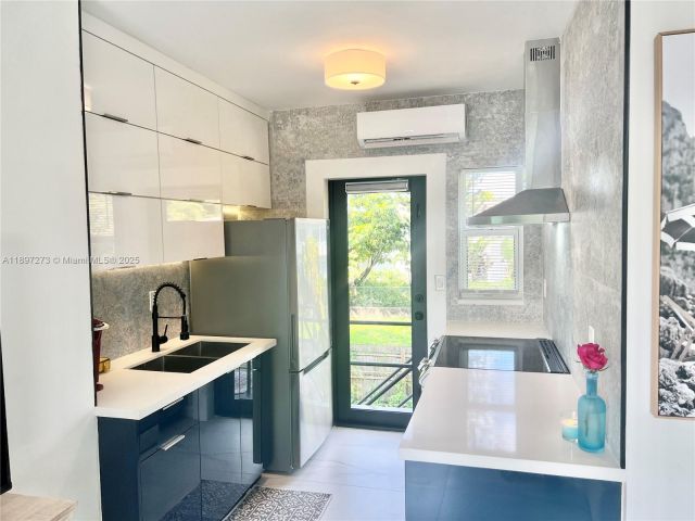 2-bedroom home for rent in Miami - 8270 NE 1st Pl 4 - MondialRealty