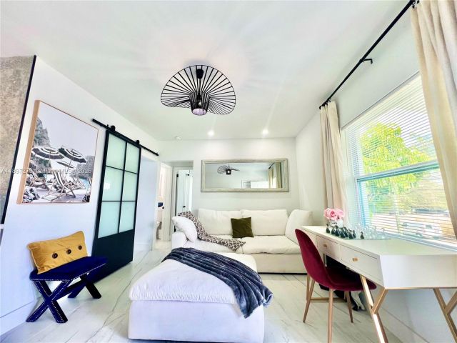 2-bedroom home for rent in Miami - 8270 NE 1st Pl 4 - MondialRealty