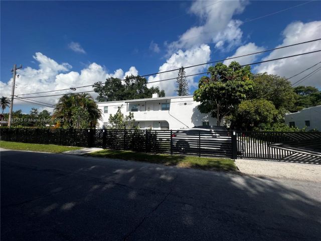 2-bedroom home for rent in Miami - 8270 NE 1st Pl 4 - MondialRealty