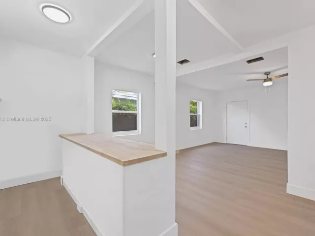 3-bedroom home for sale in Fort Lauderdale - 1127 NW 2nd Ave - MondialRealty