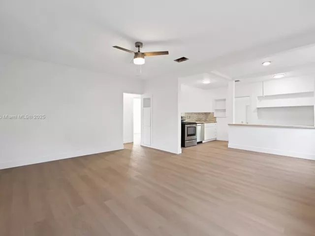 3-bedroom home for sale in Fort Lauderdale - 1127 NW 2nd Ave - MondialRealty