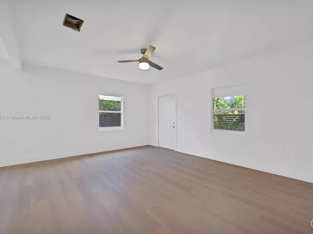 3-bedroom home for sale in Fort Lauderdale - 1127 NW 2nd Ave - MondialRealty