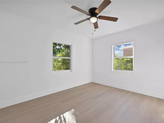 3-bedroom home for sale in Fort Lauderdale - 1127 NW 2nd Ave - MondialRealty