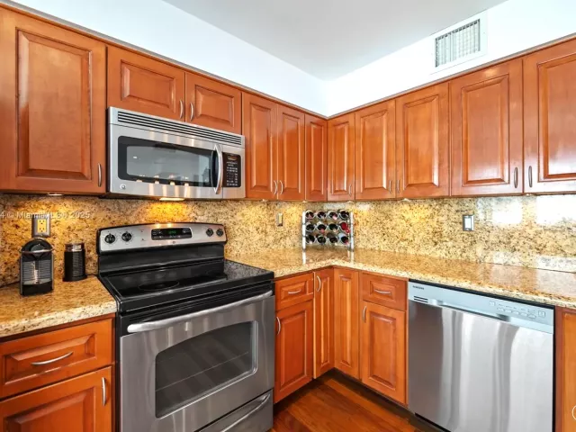 3-bedroom home for sale in Coral Gables - 261 Navarre Ave A-3 - MondialRealty