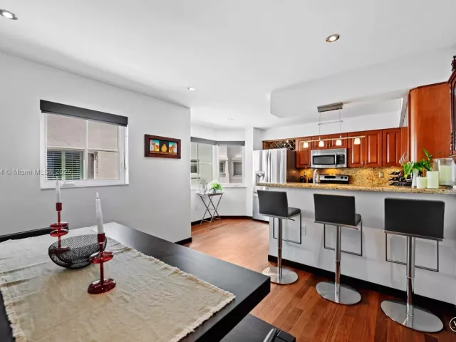 3-bedroom home for sale in Coral Gables - 261 Navarre Ave A-3 - MondialRealty