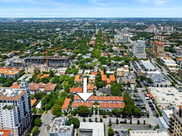 3-bedroom home for sale in Coral Gables - 261 Navarre Ave A-3 - MondialRealty