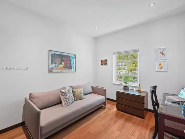 3-bedroom home for sale in Coral Gables - 261 Navarre Ave A-3 - MondialRealty