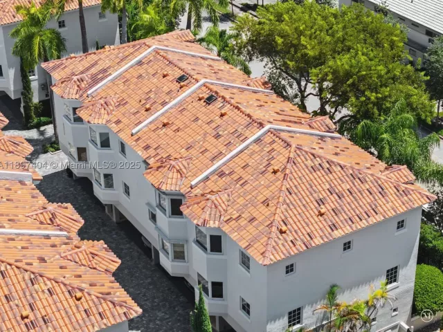 3-bedroom home for sale in Coral Gables - 261 Navarre Ave A-3 - MondialRealty