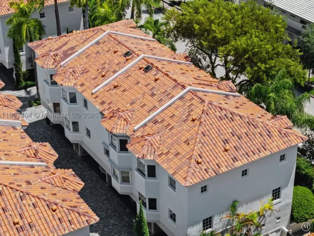 3-bedroom home for sale in Coral Gables - 261 Navarre Ave A-3 - MondialRealty
