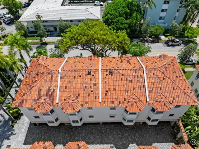 3-bedroom home for sale in Coral Gables - 261 Navarre Ave A-3 - MondialRealty