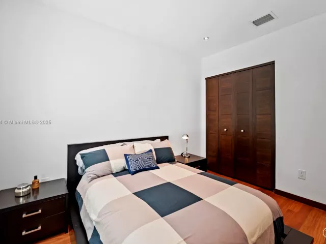 3-bedroom home for sale in Coral Gables - 261 Navarre Ave A-3 - MondialRealty