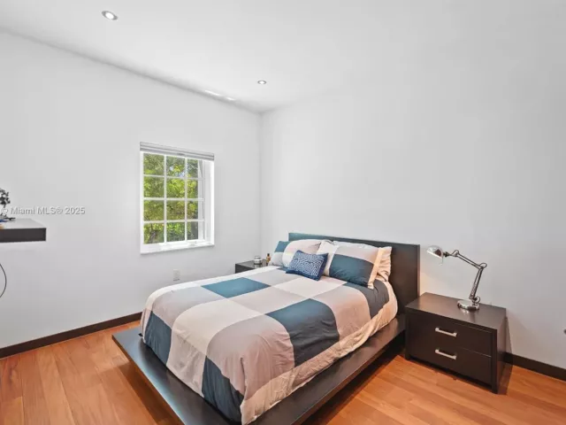 3-bedroom home for sale in Coral Gables - 261 Navarre Ave A-3 - MondialRealty