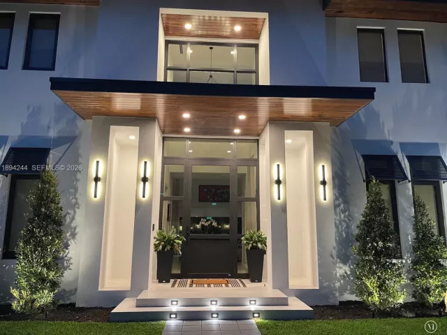 5-bedroom home for sale in Coral Gables - 1515 Urbino - MondialRealty