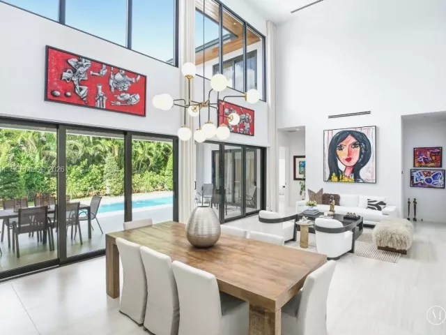 5-bedroom home for sale in Coral Gables - 1515 Urbino - MondialRealty