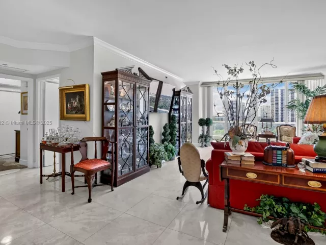 2-bedroom condo for sale in Aventura - 7000 Island Blvd 903 - MondialRealty