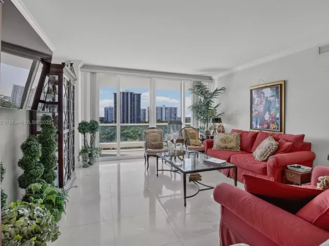 2-bedroom condo for sale in Aventura - 7000 Island Blvd 903 - MondialRealty