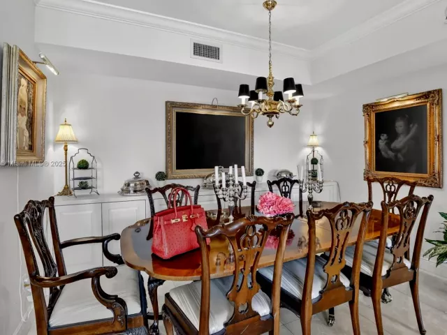 2-bedroom condo for sale in Aventura - 7000 Island Blvd 903 - MondialRealty