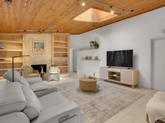 Home for rent at 2903 Banyan Boulevard Circle NW - photo 6699300