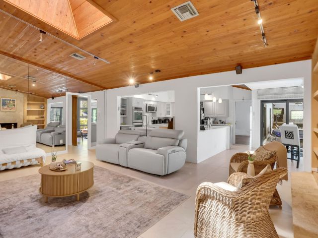 Home for rent at 2903 Banyan Boulevard Circle NW - photo 6699301