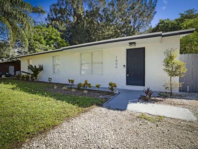 Home for sale at 1800 NW 14th Avenue - photo 6686937