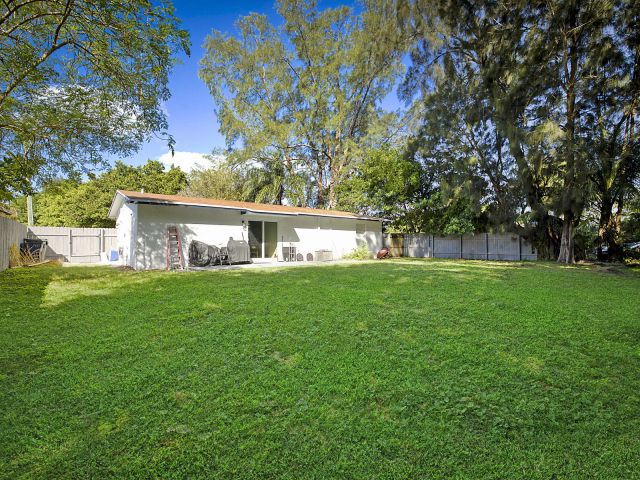 Home for sale at 1800 NW 14th Avenue - photo 6686939