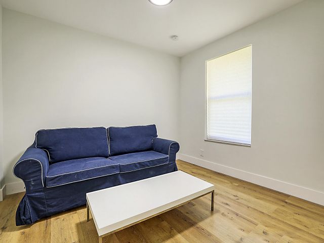 Home for sale at 1800 NW 14th Avenue - photo 6686943