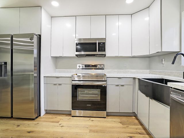 Home for sale at 1800 NW 14th Avenue - photo 6686948