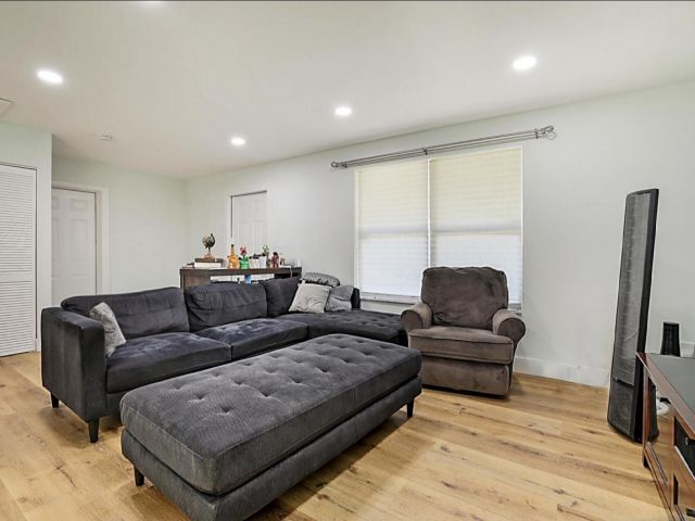 Home for sale at 1800 NW 14th Avenue - photo 6686953