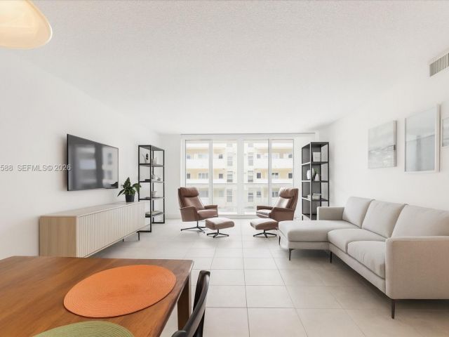 1-bedroom condo for rent in Hallandale Beach - 3140 S Ocean Dr 207 - MondialRealty