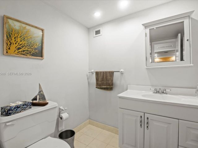 1-bedroom condo for rent in Hallandale Beach - 3140 S Ocean Dr 207 - MondialRealty