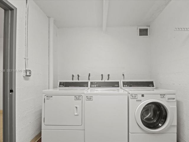 1-bedroom condo for rent in Hallandale Beach - 3140 S Ocean Dr 207 - MondialRealty