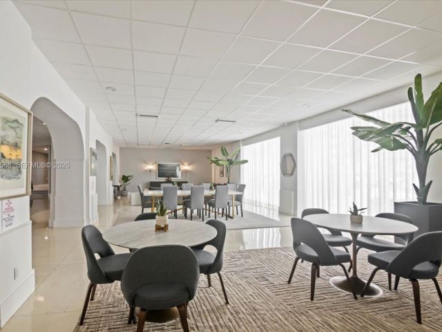 1-bedroom condo for rent in Hallandale Beach - 3140 S Ocean Dr 207 - MondialRealty