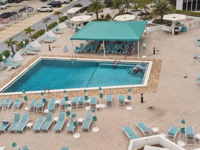 1-bedroom condo for rent in Hallandale Beach - 3140 S Ocean Dr 207 - MondialRealty