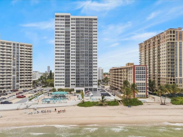1-bedroom condo for rent in Hallandale Beach - 3140 S Ocean Dr 207 - MondialRealty