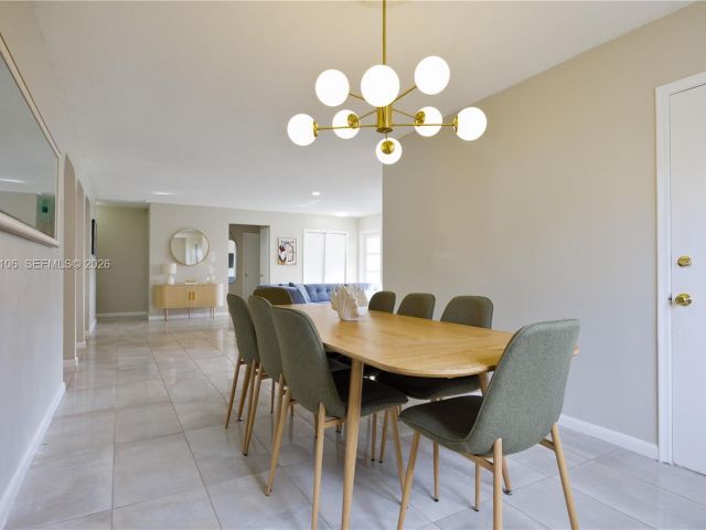 3-bedroom home for sale in Hollywood - 609 S Crescent Dr - MondialRealty