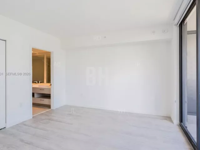 2-bedroom condo for sale in Miami - 55 SW 9th ST 3006 - MondialRealty