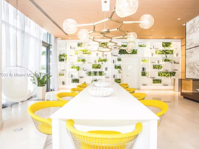 2-bedroom condo for sale in Miami - 55 SW 9th ST 3006 - MondialRealty