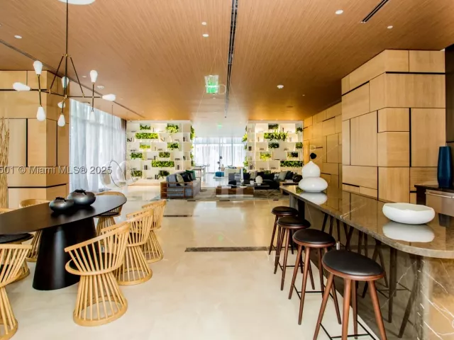 2-bedroom condo for sale in Miami - 55 SW 9th ST 3006 - MondialRealty