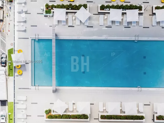 2-bedroom condo for sale in Miami - 55 SW 9th ST 3006 - MondialRealty