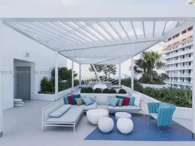 2-bedroom condo for sale in Miami - 55 SW 9th ST 3006 - MondialRealty