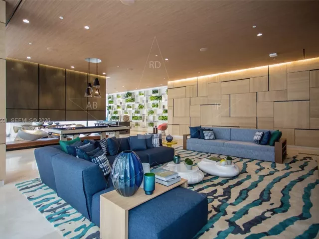 2-bedroom condo for sale in Miami - 55 SW 9th ST 3006 - MondialRealty