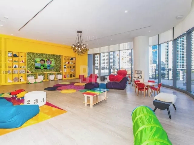 2-bedroom condo for sale in Miami - 55 SW 9th ST 3006 - MondialRealty