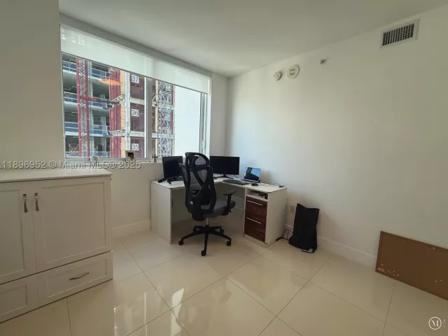 2-bedroom condo for sale in Miami - 244 Biscayne Blvd 3708 - MondialRealty