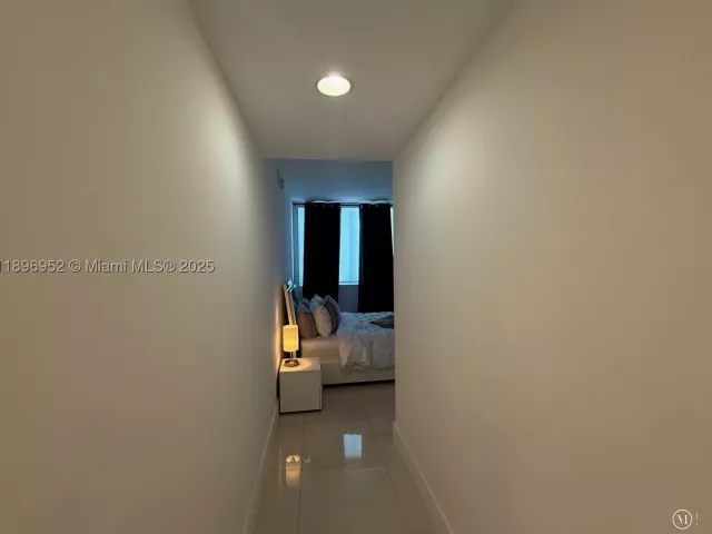 2-bedroom condo for sale in Miami - 244 Biscayne Blvd 3708 - MondialRealty